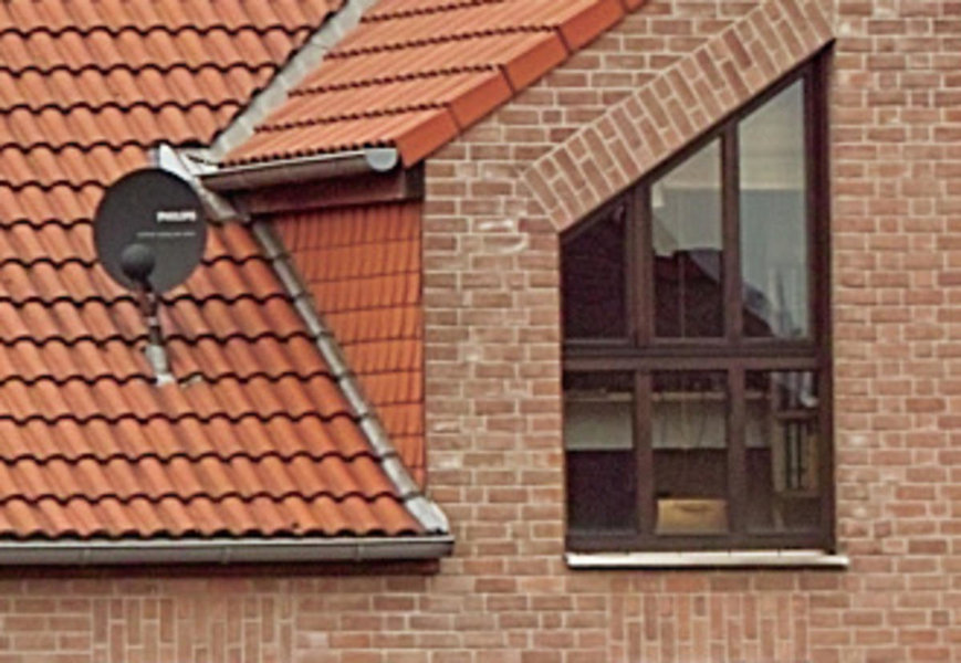 --28-105crop--.jpg