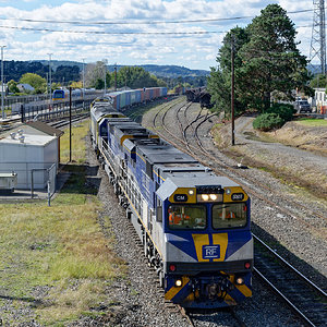 Qube General Freight at Moss Vale