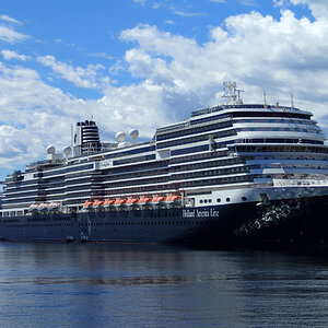 smaller koningsdam.jpg