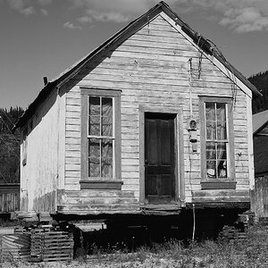 Dawson House on Blocks 360 dpi v3 7x7 BW.jpg