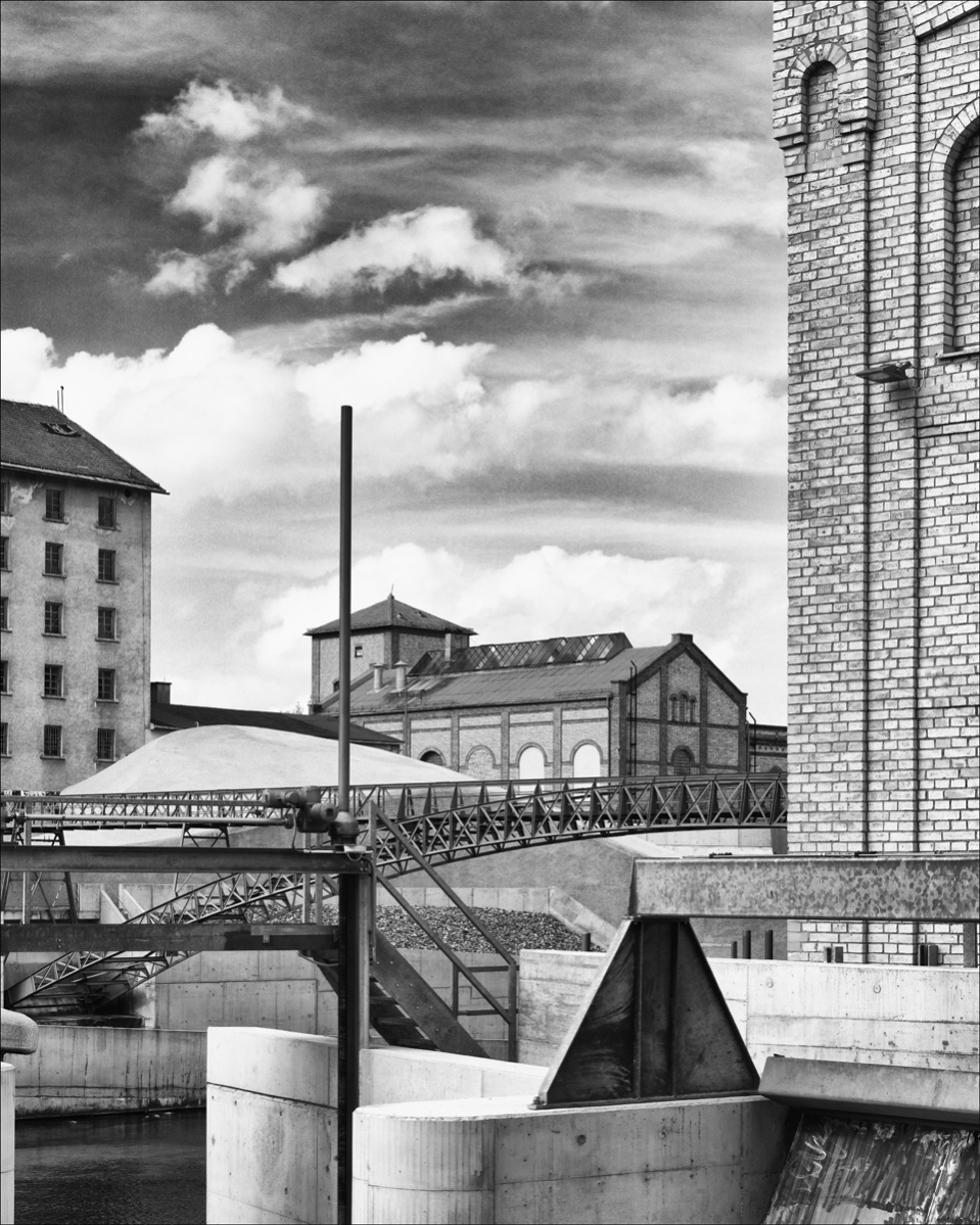 AÜW106.TONE.40x50.NO-CURVE.jpg